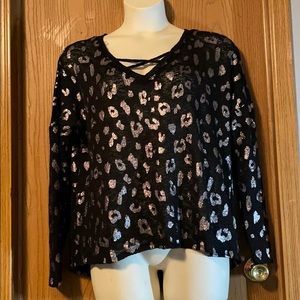 NWT!Criss cross leopard print top